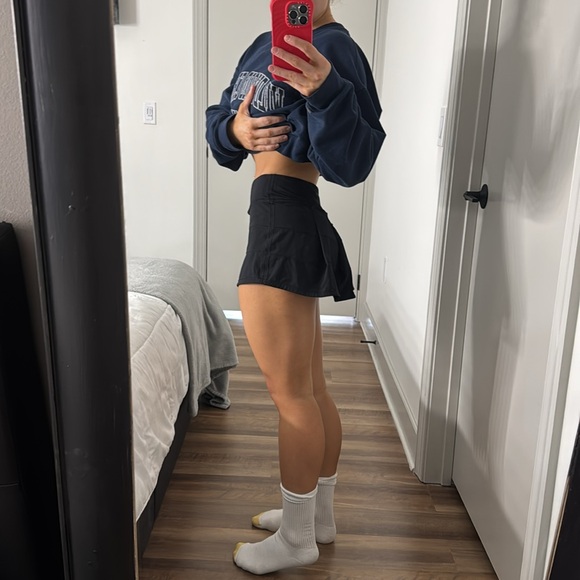 Black lululemon tennis skirt - Picture 5 of 8